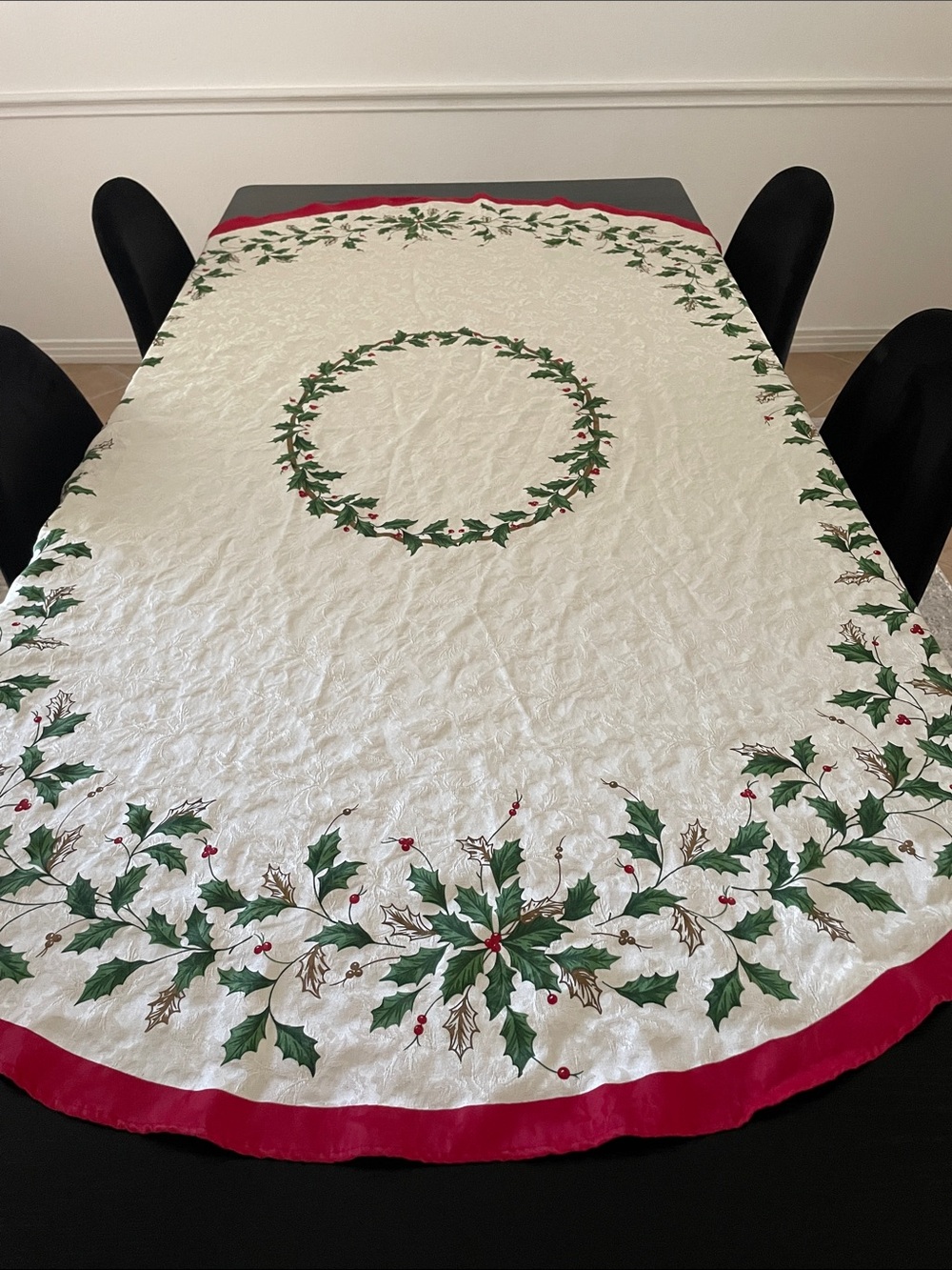 LENOX oval tablecloth Christmas Holidays